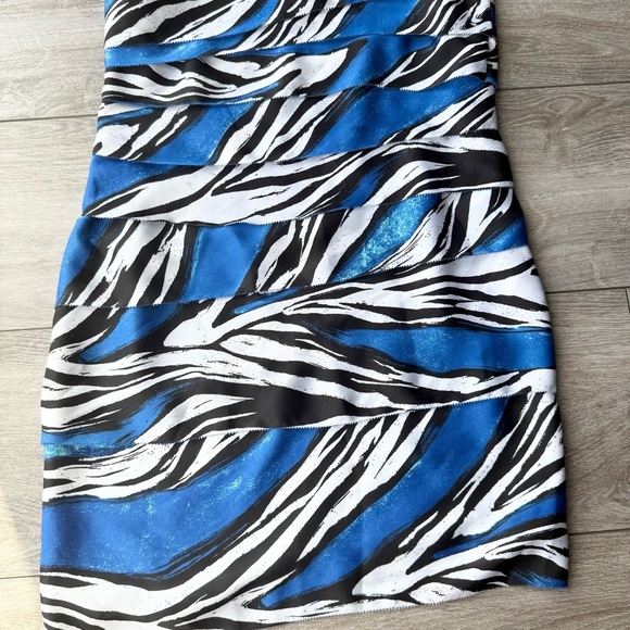 MICHAEL KORS Blue Black White Ruffled Zebra Stripe Sleeveless Dress - Picture 14 of 14